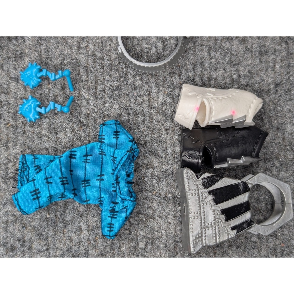 Lot Of Monster High Frankie‎ Stein Clothes & Accessories Belt Purse Shoes READ - Picture 6 of 10